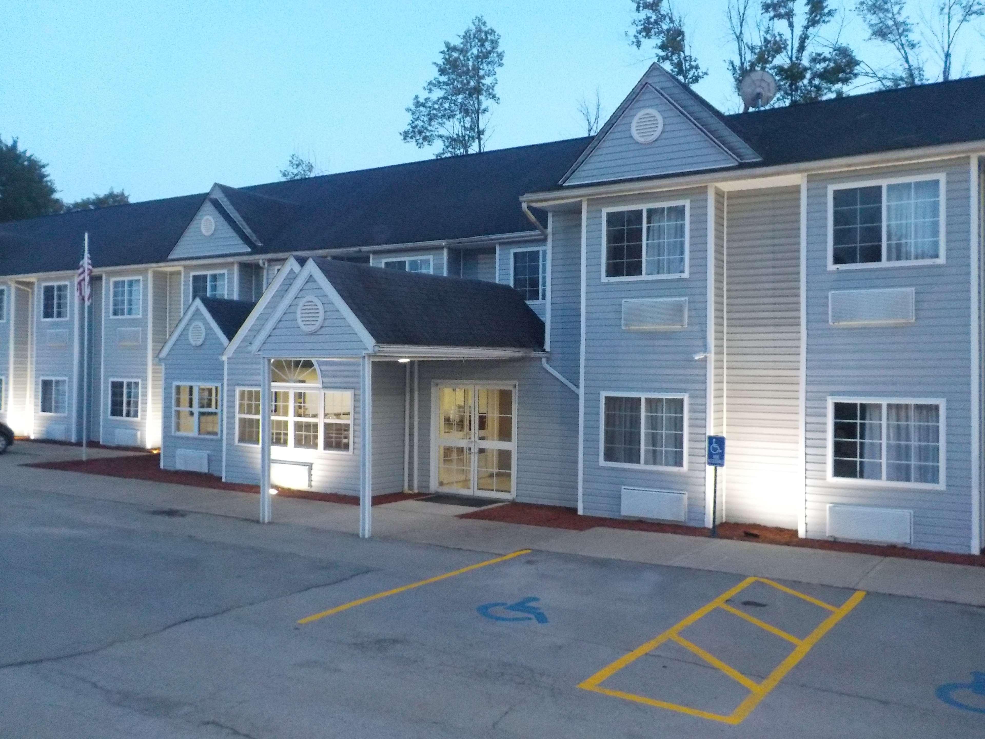 Mj Inn And Suites Marienville Bagian luar foto